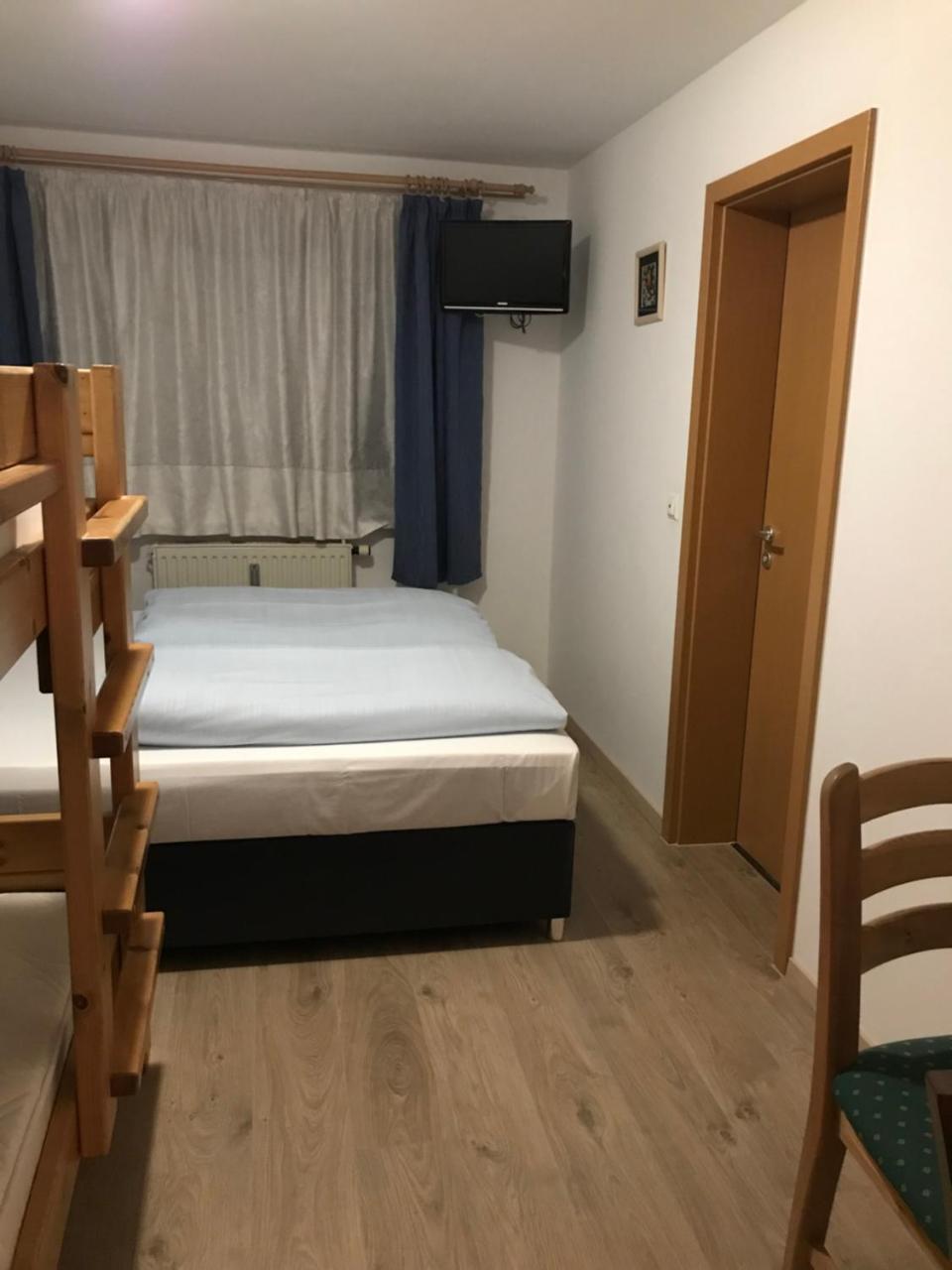 Hotel Guntia Boardinghouse Guntzbourg Extérieur photo