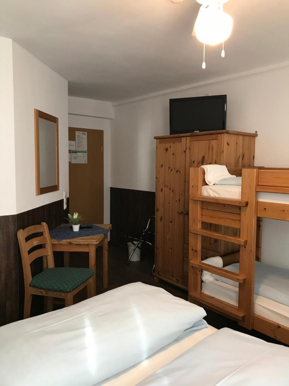 Hotel Guntia Boardinghouse Guntzbourg Extérieur photo
