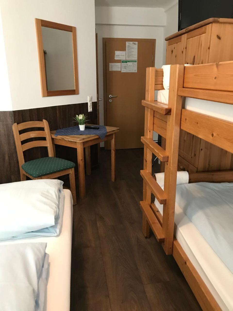 Hotel Guntia Boardinghouse Guntzbourg Extérieur photo