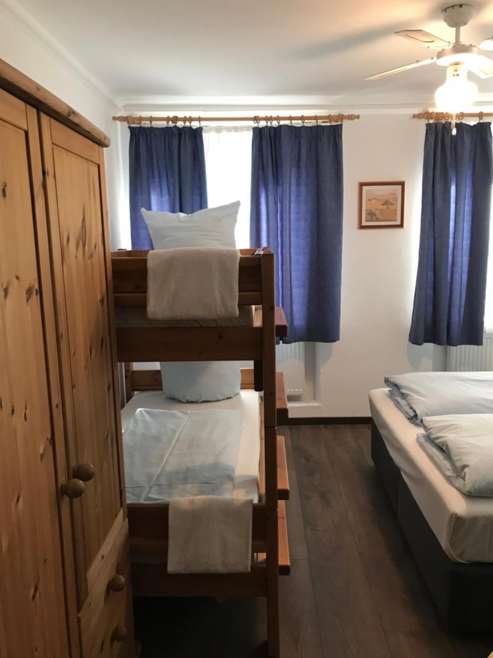 Hotel Guntia Boardinghouse Guntzbourg Extérieur photo